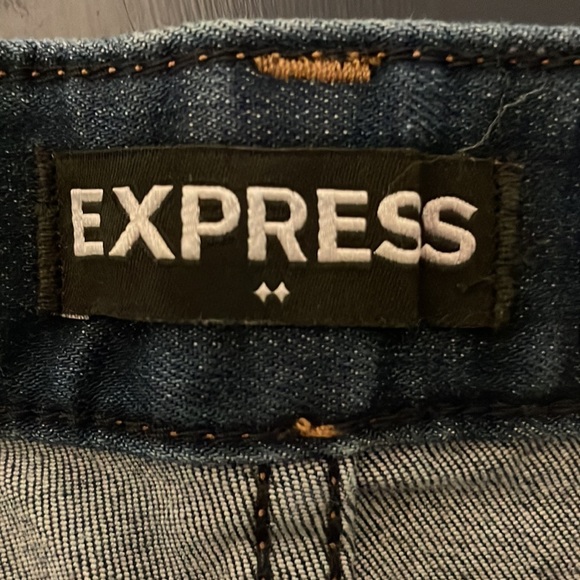 Express shortie low rise dark jean shorts - Picture 4 of 5